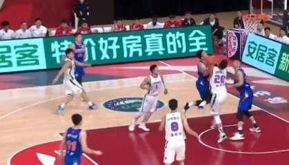  罚球线上稳如泰山锁定比赛胜局