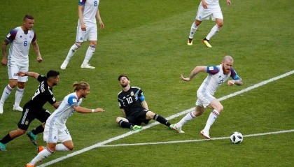  世界杯预选赛火热开打，诸强争夺出线名额