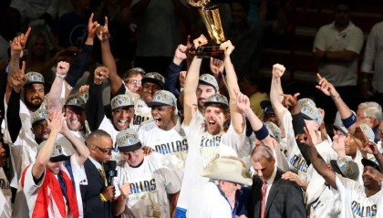  篮球名宿退役仪式温情满满