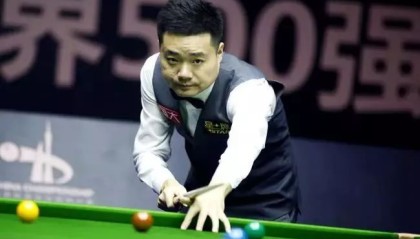  网坛老将宝刀未老，瓦林卡逆转进四强