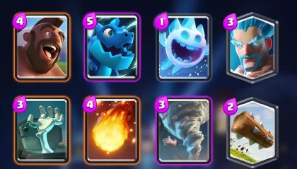  电竞选手指尖飞舞，键盘敲出冠军之路