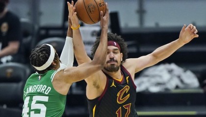  黄蜂鲍尔全面发挥战胜奇才队