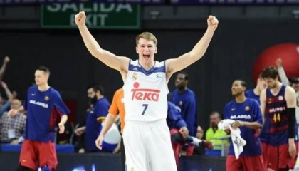  高芙青少年组夺冠，美国超新星横空出世