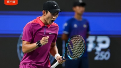  中国小将商竣程创造历史，首次跻身温网三十二强  