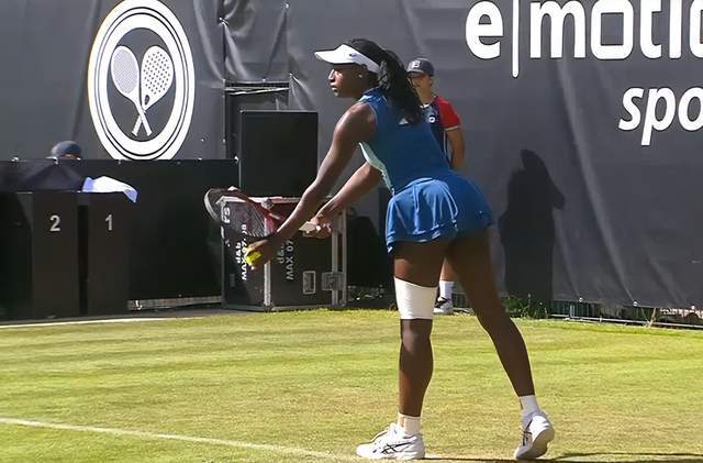  贝雷蒂尼发球重炮，女王杯草地赛轰出25记ACE