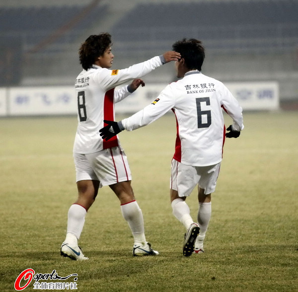  外援连线所向披靡，内外双核驱动胜利引擎