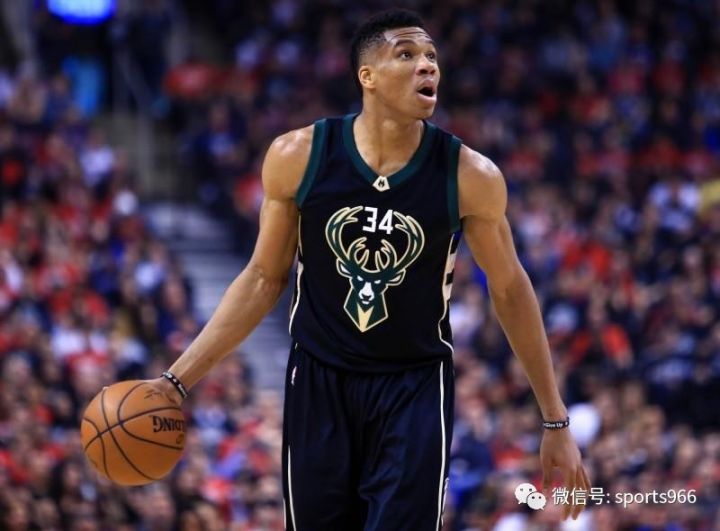  雄鹿字母哥强势发挥轻取篮网