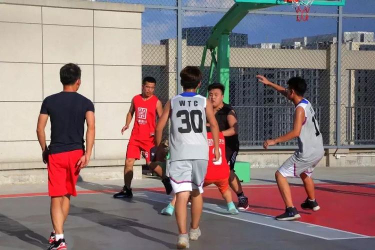  篮球公益行点燃山区孩童梦想