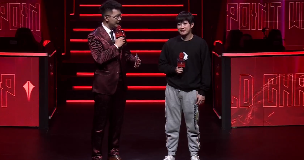  逆风翻盘彰显电竞永不言弃精神