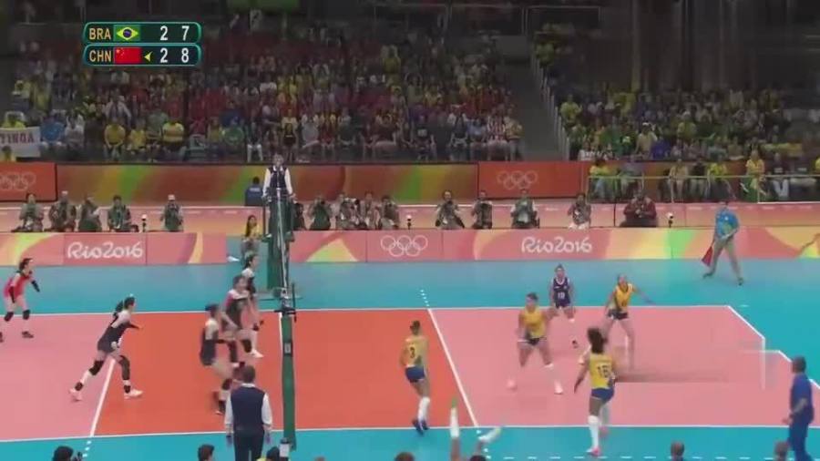  佩古拉化解赛点危机，逆风翻盘晋级十六强