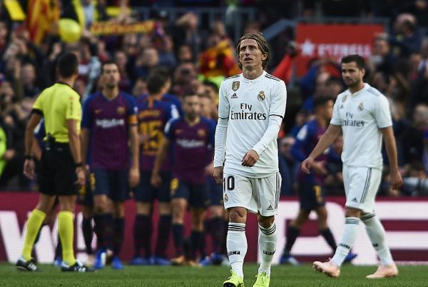  巴塞罗那主场大胜皇家马德里延续国家德比优势