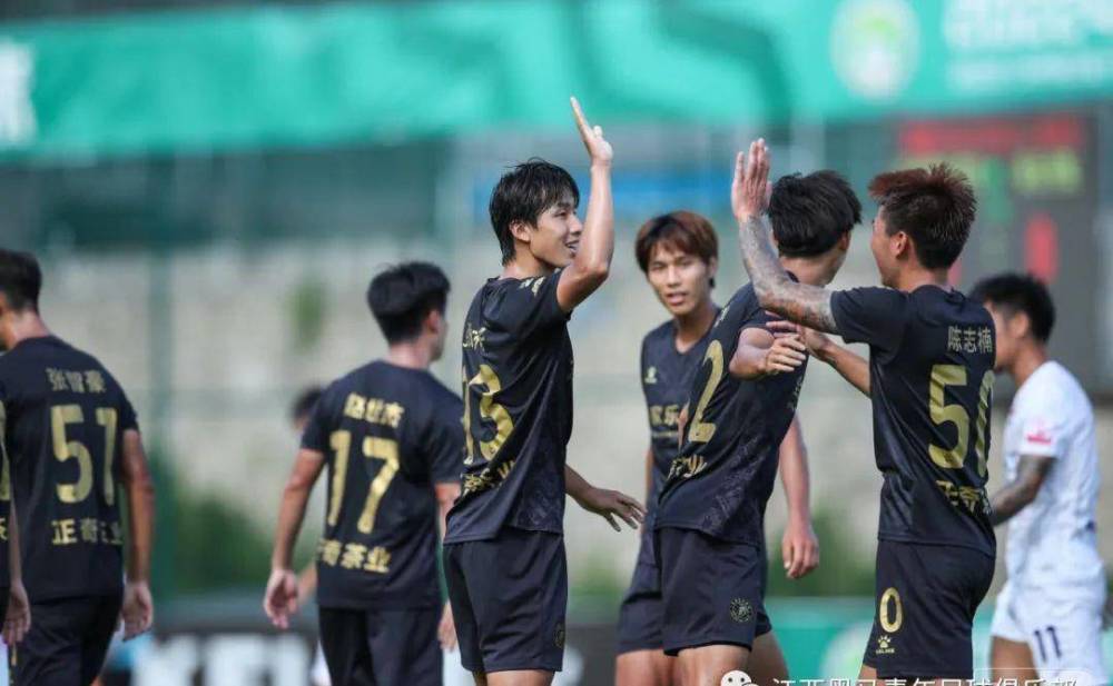  法网青少年组黑马突围，本土小将首夺桂冠